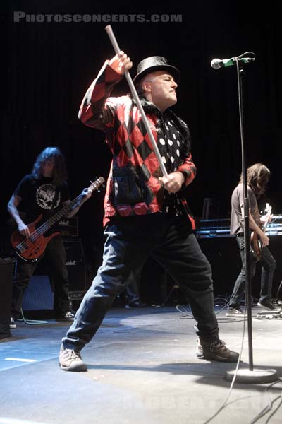 JELLO BIAFRA AND THE GUANTANAMO SCHOOL OF MEDECINE - 2014-04-23 - PARIS - CentQuatre - Salle 400 - 